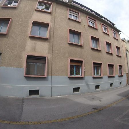 Belváros Apartman Pécs Exterior foto